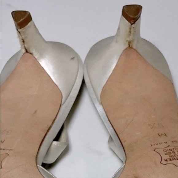 Vera Wang Wedding Satin Kitten Heels - Picture 10 of 10